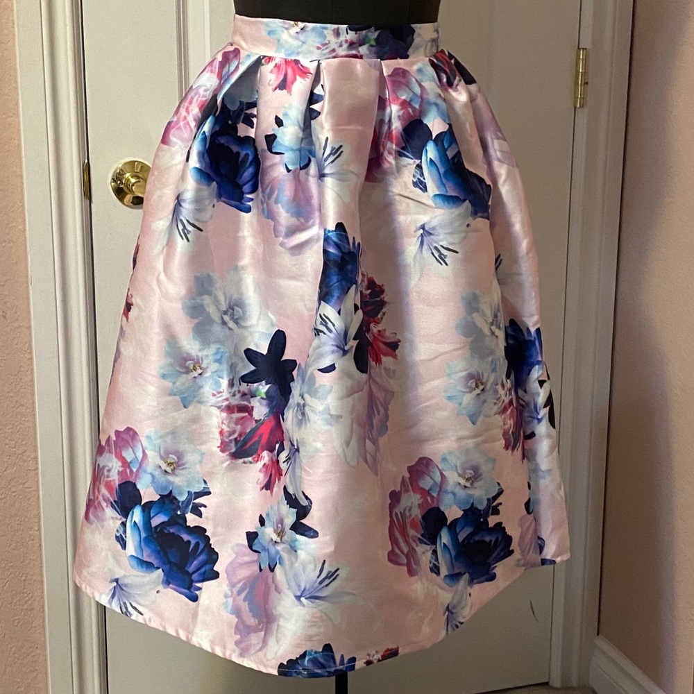 Floral print skirt